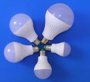 LED球泡超声波焊接